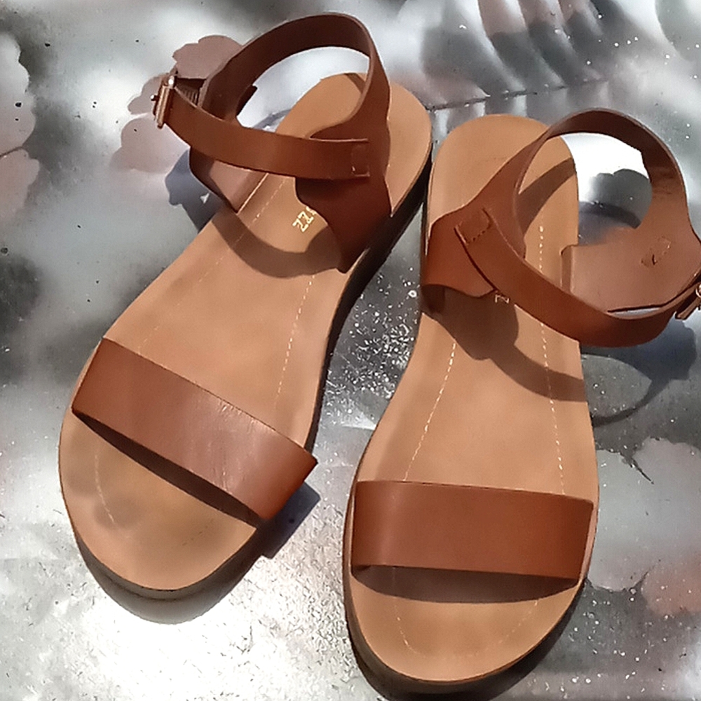 Razzmatazz sandals - Picture 1 of 8
